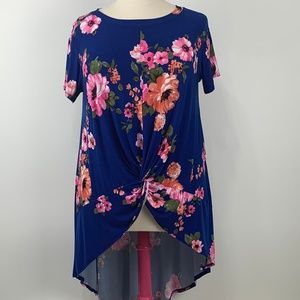 💞 PLUS SIZE Fashion Top with Front Twist High Low